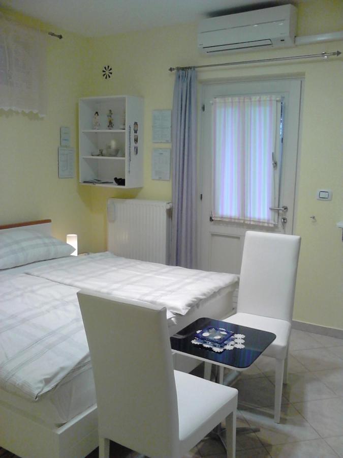 Room Sarah Rijeka Zimmer foto